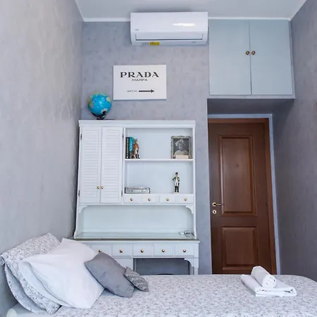 Duomo Walking Distance Elegant Flat With View Apartment Milan