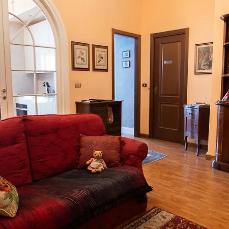 Duomo Walking Distance Elegant Flat With View Milan