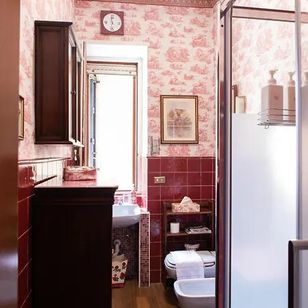 Duomo Walking Distance Elegant Flat With View Apartmán *