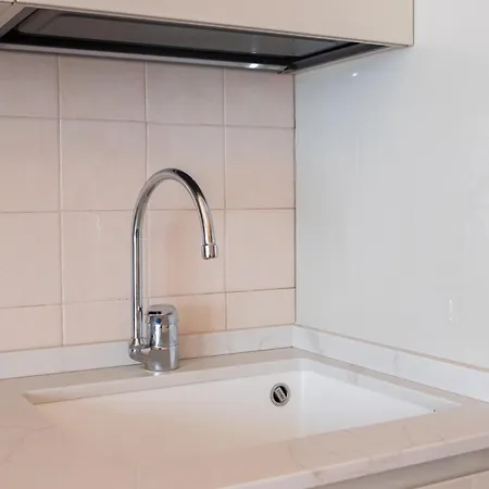 Duomo Walking Distance Elegant Flat With View * Milán